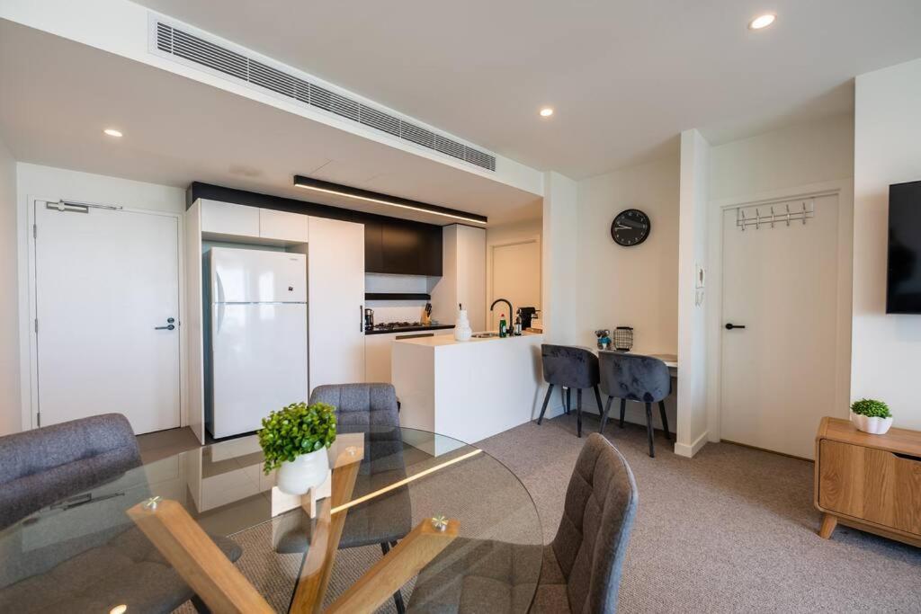 Modern 1-br Apt With Pool Access Apartment *